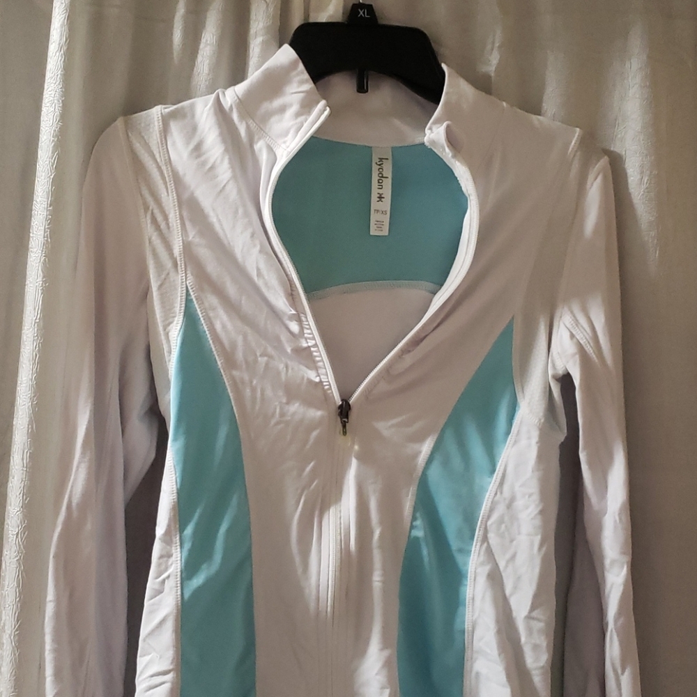 🍁4/$15 Kyodan Blue & white performance zip up